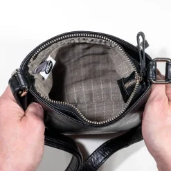 A. Eriksson olkalaukku Nancy musta