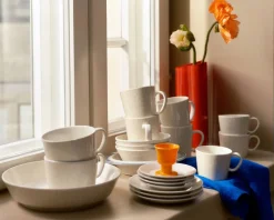 Arabia Mainio Sarastus syvä lautanen 23 cm beige