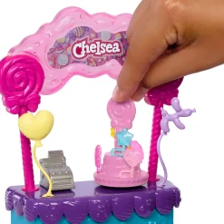 Barbie nukke Chelsea ja karkkikoju