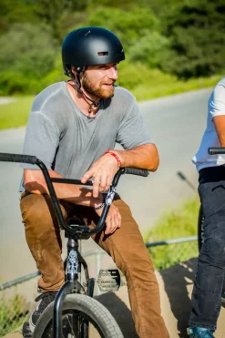 Bell Local kypärä matte black