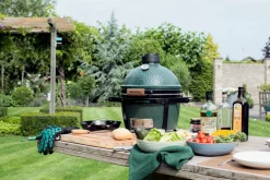 Big Green Egg hiiligrilli MiniMax jalustalla