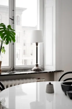 By Rydéns pöytävalaisin Dinant valkoinen