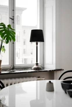 By Rydéns pöytävalaisin Dinant musta