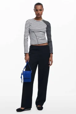 Desigual laukku 25SAYP37/25SAYP45