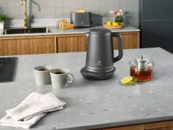 Electrolux vedenkeitin Explore 7 musta