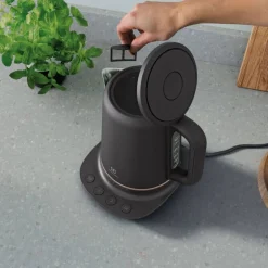 Electrolux vedenkeitin Explore 7 musta