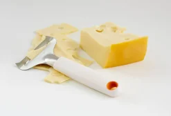 Fiskars Functional Form Juustohöylä pehmeälle juustolle