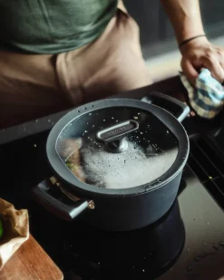 Fiskars Hard Face kattila 3,5 l kannella