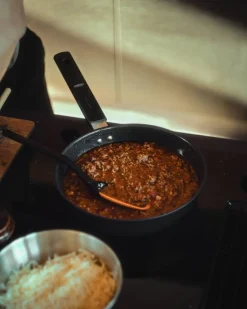 Fiskars Hard Face paistokasari 24 cm kannella