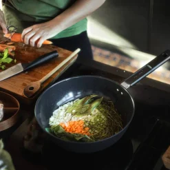 Fiskars Hard Face wokkipannu 28 cm / 4, 5 l