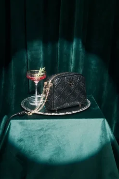 Guess laukku Bla Adelasia Camera Crossbody