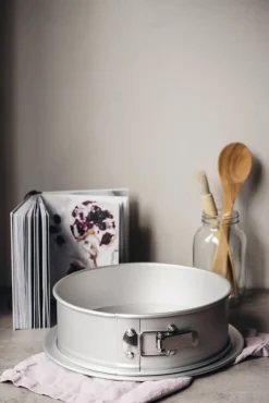 Heirol Leivonta irtopohjavuoka 28x7,6 cm anodisoitu alumiini