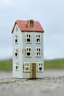 IB Laursen talolyhty Nyhavn keltainen oven karmi