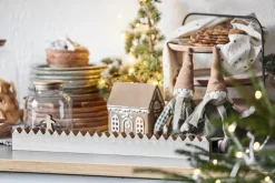 IB Laursen talolyhty Stillenat piparkakkutalo