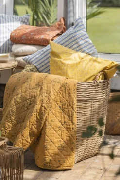 IB Laursen tyynynpäällinen Andrea keltainen kukat valkoinen