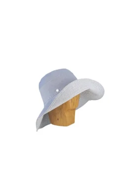 KN Kati Niemi hattu Kalla Sievä