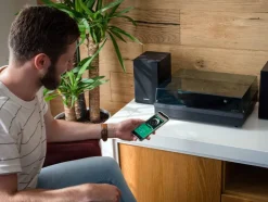 Lenco vinyylilevysoitin + kaiuttimet LS-300  musta