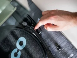 Lenco vinyylilevysoitin + kaiuttimet LS-300  musta