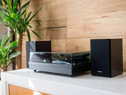 Lenco vinyylilevysoitin + kaiuttimet LS-300  musta