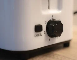 Livia leivänpaahdin 700 W valkoinen