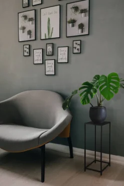 Mirrors and More sivupöytä Veronika 31x31x80 cm musta