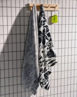 Moomin Arabia pyyhe 70x140 cm Lilja musta