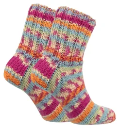 Novita 7 Veljestä lanka Polkka 100 g konfetti 8041