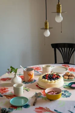 Pentik pöytäliina Huvila 145x250 cm v.oranssi