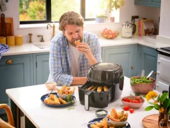 Russell Hobbs kiertoilmakypsennin Airfryer SatisFry Medium 4L 27160-56
