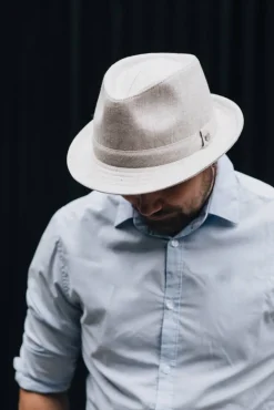 Salon lakkitehdas lierihattu Jouni Linen