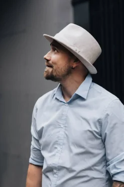 Salon lakkitehdas lierihattu Jouni Linen