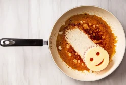 Scrub Daddy puhdistussieni Scrub Mommy