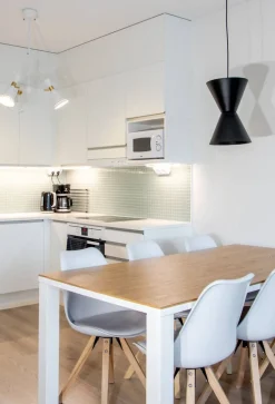 Sessak Länsi designriippuvalaisin musta