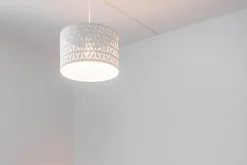 Sessak riippuvalaisin Avery valkoinen