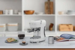 Smeg espressokeitin ECF02WHEU valkoinen
