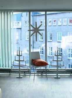 Star Trading 9-haarainen kynttelikkö Tall valkoinen