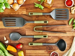 Tefal paistolasta leikkuureunalla Essential 2in1