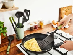 Tefal paistolasta leikkuureunalla Essential 2in1