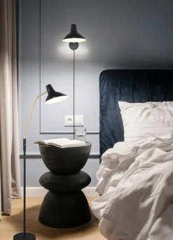 Trio Lighting lattiavalaisin Traveller E27 mattamusta/mattam