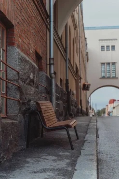 Varax penkki Frida, mustalla rungolla