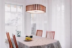 Virvatuli riippuvalaisin Aamu tumma puu