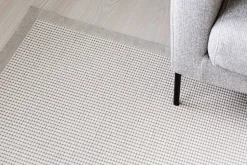 VM-Carpet Lyyra 52 valkoinen 200*300 cm, kantti 1