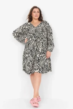 Wasabi mekko Fiona 3