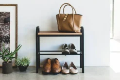 Yamazaki kenkäteline kannella Tower musta