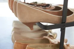 Yamazaki Kenkäteline Tower 3 hyllyä musta