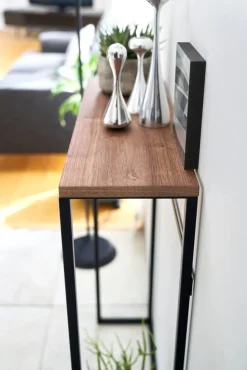 Yamazaki konsolipöytä Tower musta