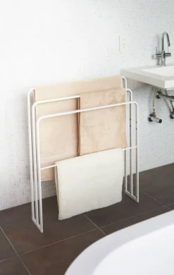 Yamazaki kylpypyyheteline Tower valkoinen