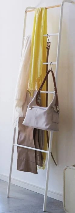 Yamazaki vaateteline valkoinen